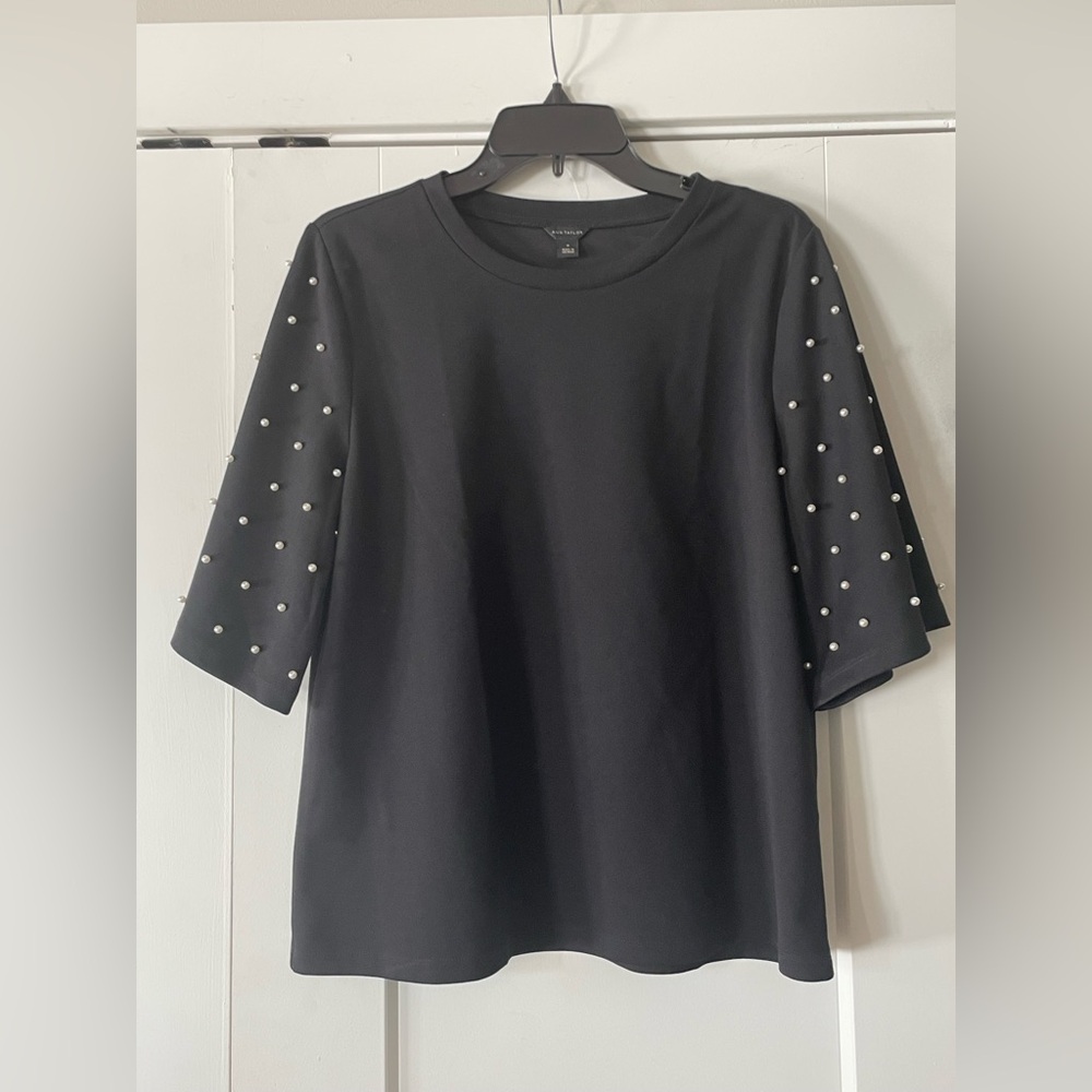 Ann Taylor Black Pearl Sleeve Tee – Size M
💲14